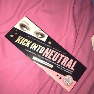 Kick into neutral eye shadow pallet